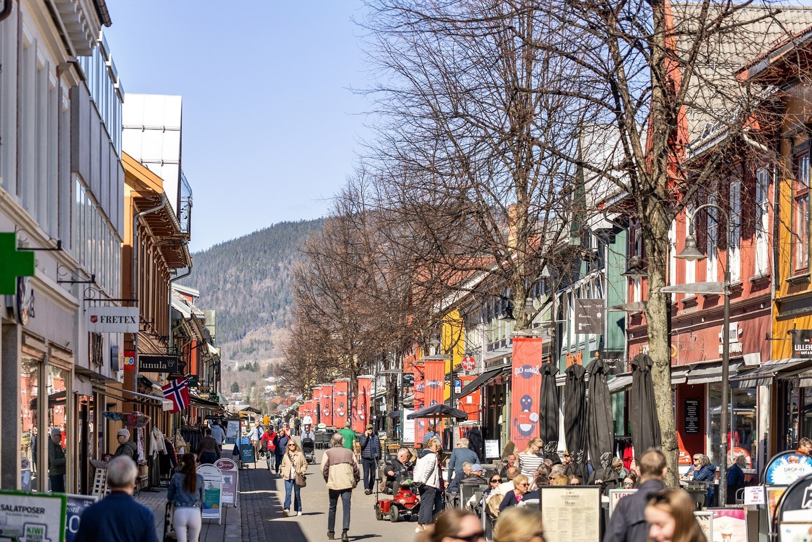 Storgata i Lillehammer er byens pulserende hjerte, med et rikt utvalg av butikker, kafeer og restauranter. Galleribilde