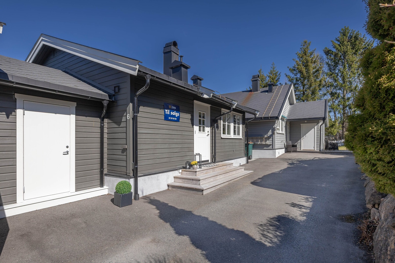 Velholdt enebolig med utvendig bod og solrik beliggenhet i rolig område. Galleribilde