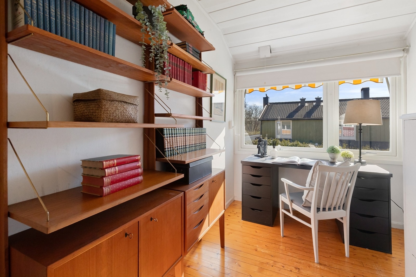 Heltregulvet gir en varm og solid base i alle soverommene. Galleribilde