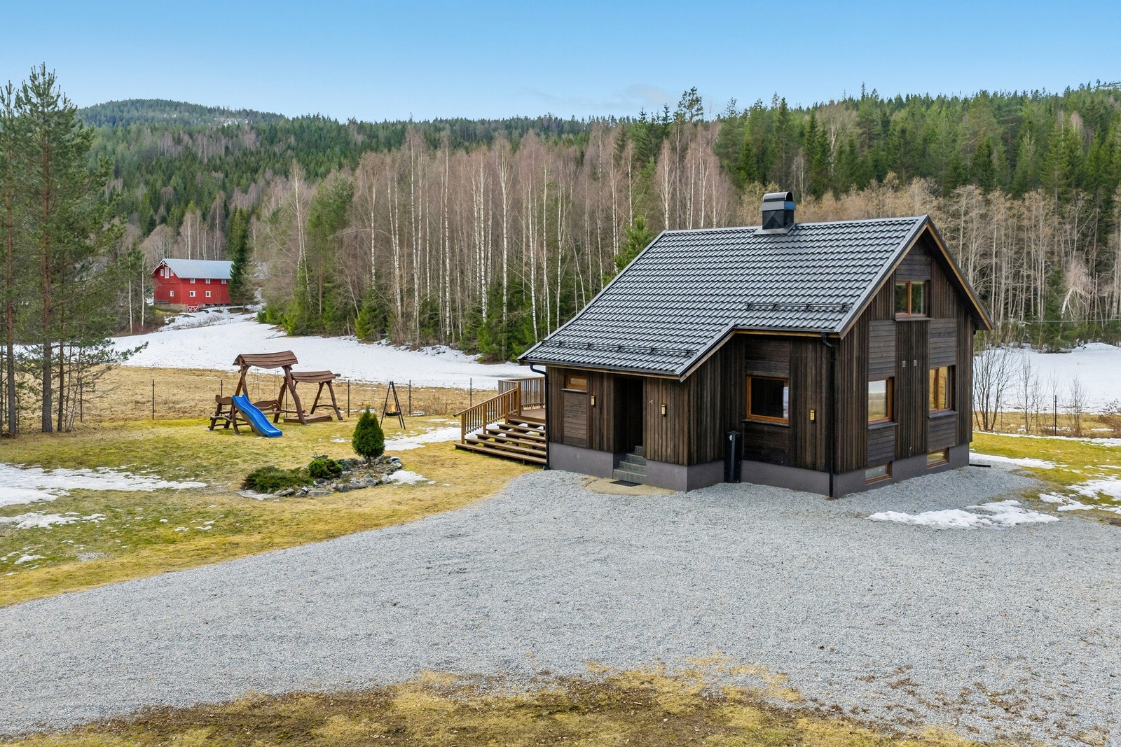 Eiendommen ligger i Begnadalen, langs E16 mellom Bagn og Nes. Galleribilde