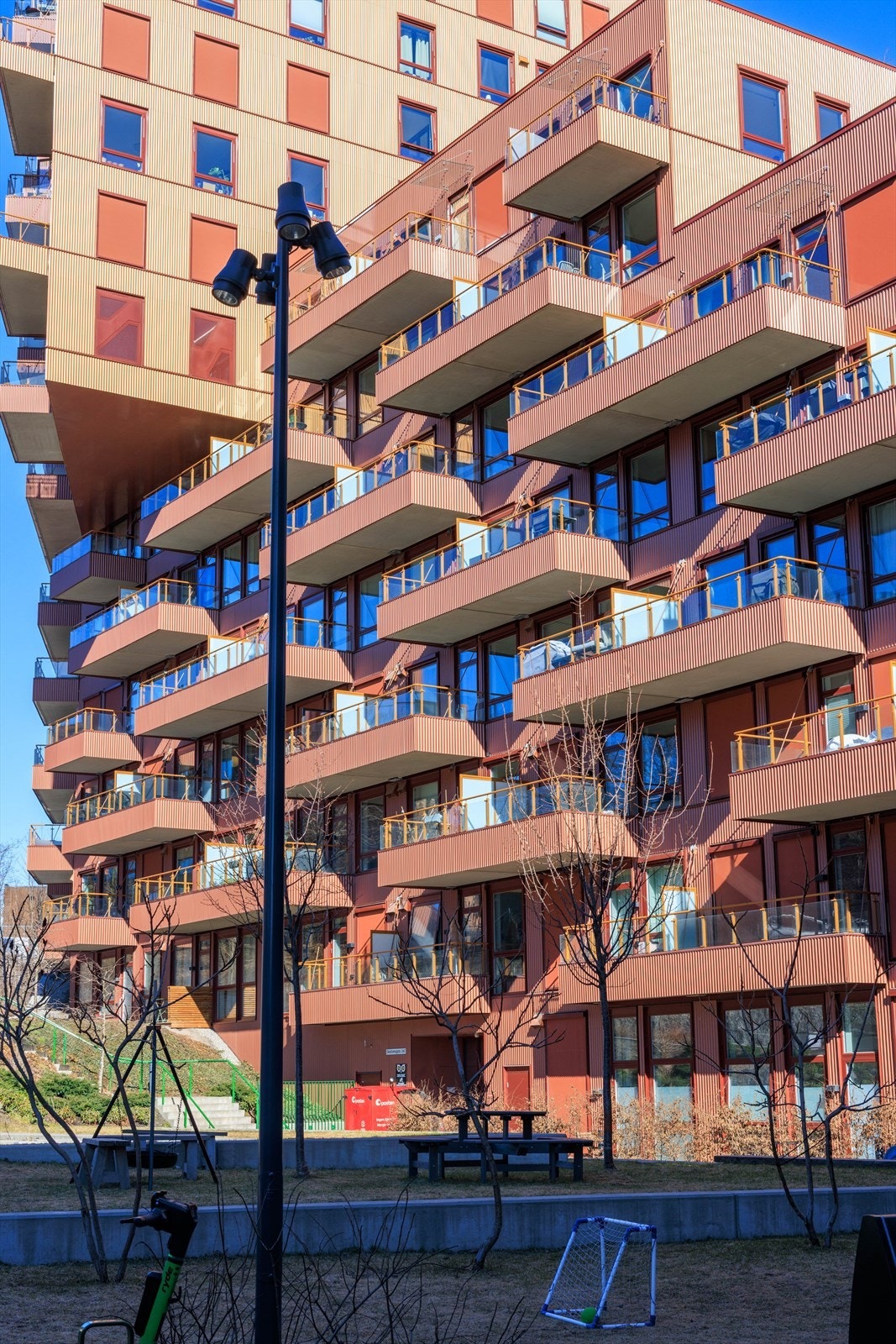 Tigergården sameie representerer et moderne og gjennomtenkt boligprosjekt med et tydelig fokus på både arkitektonisk kvalitet og sosial bærekraft Galleribilde