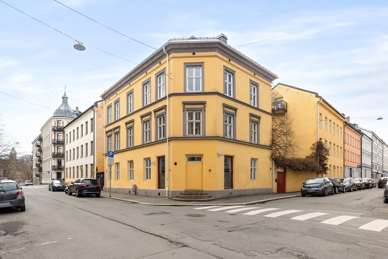 Fin fasade. Galleribilde