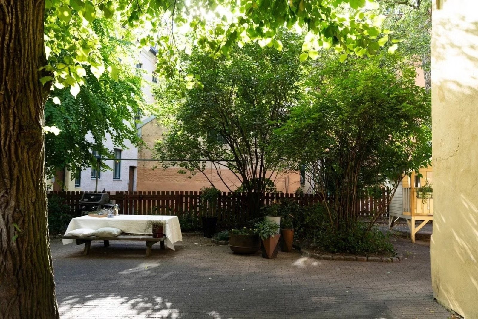 Se så hyggelig bakgård! Galleribilde