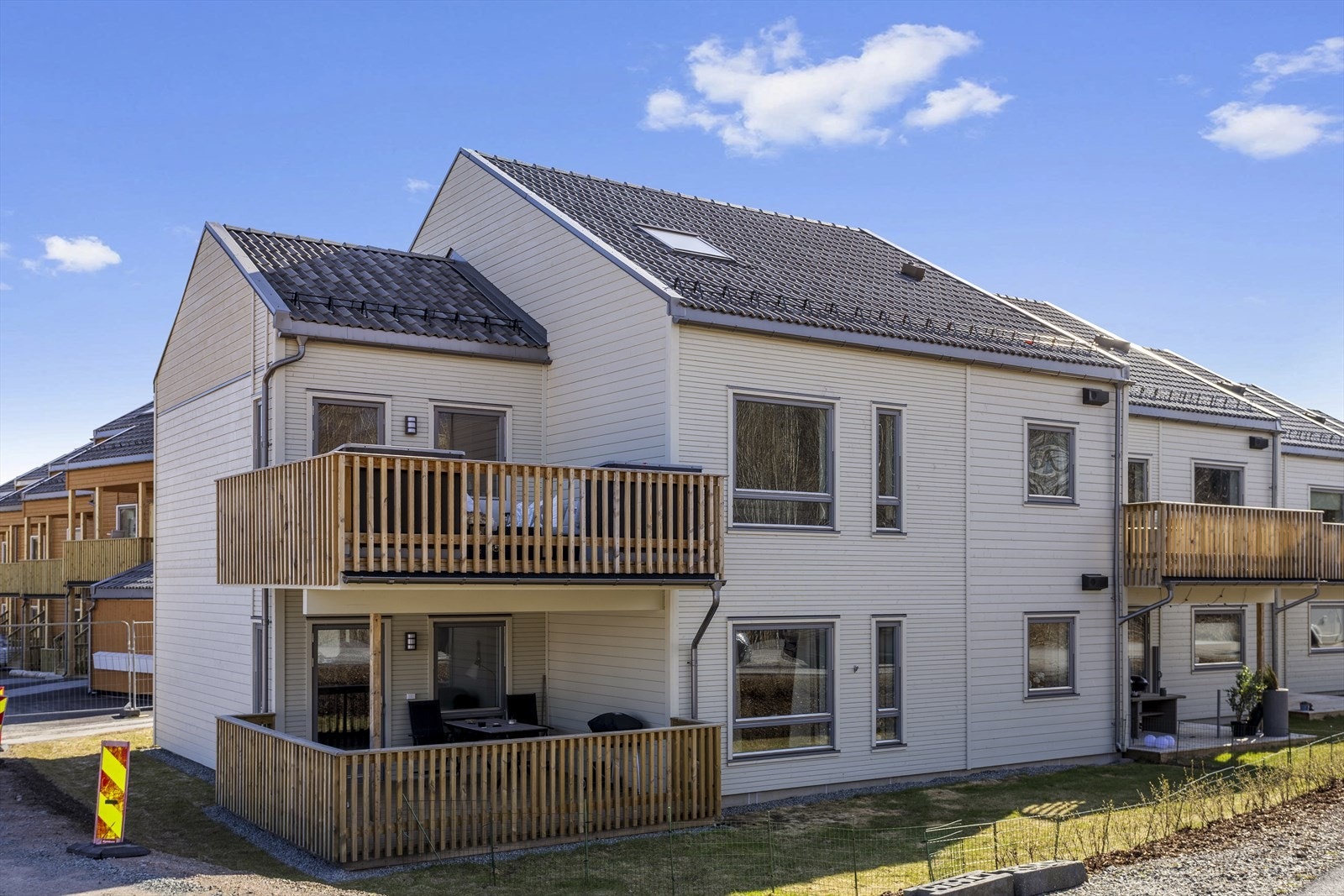 Velkommen til en flott leilighet over to plan i Dagfrid Møystads vei 184! Galleribilde