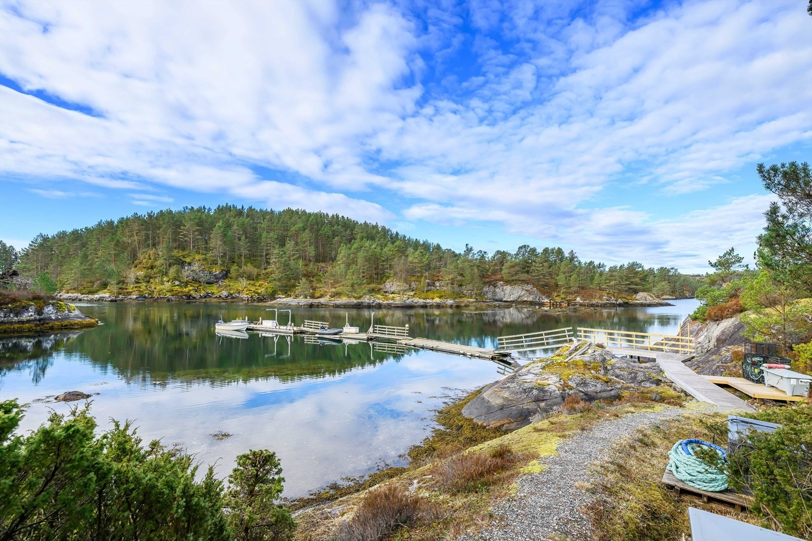 Hytteeierne har også rett på bruk av flytebrygge i feltet. Galleribilde