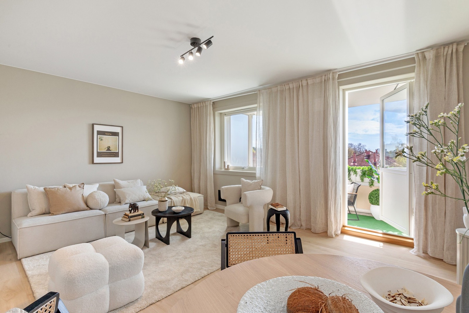 Nyoppusset (2026) og gjennomført 3-roms leilighet med separat kjøkken og solrik balkong. Foto: Hanne Bruland Galleribilde