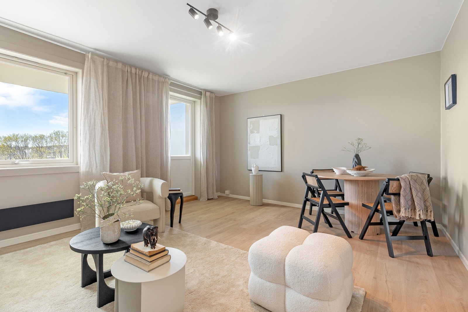 God plass for spisebord - her kan man invitere venner og familie til hyggelige lag! Galleribilde