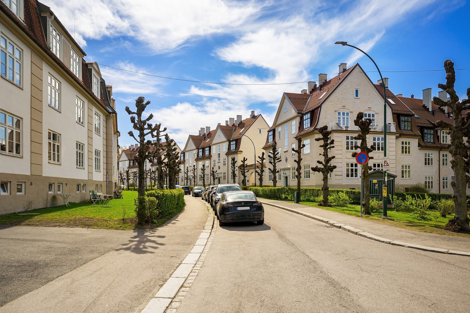 Leiligheten ligger i idylliske Lindern hageby Galleribilde