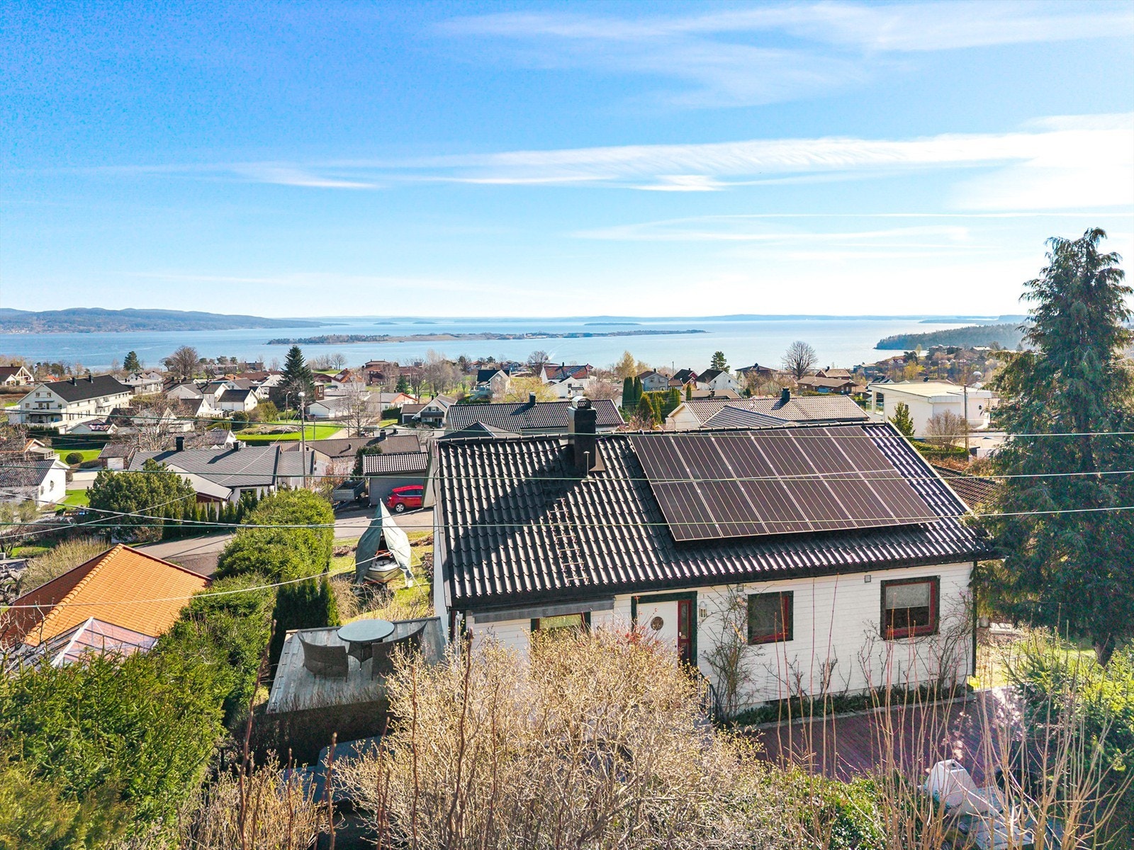 Enebolig beliggende i et veletablert og attraktivt boligområde i Holmestrand. Galleribilde