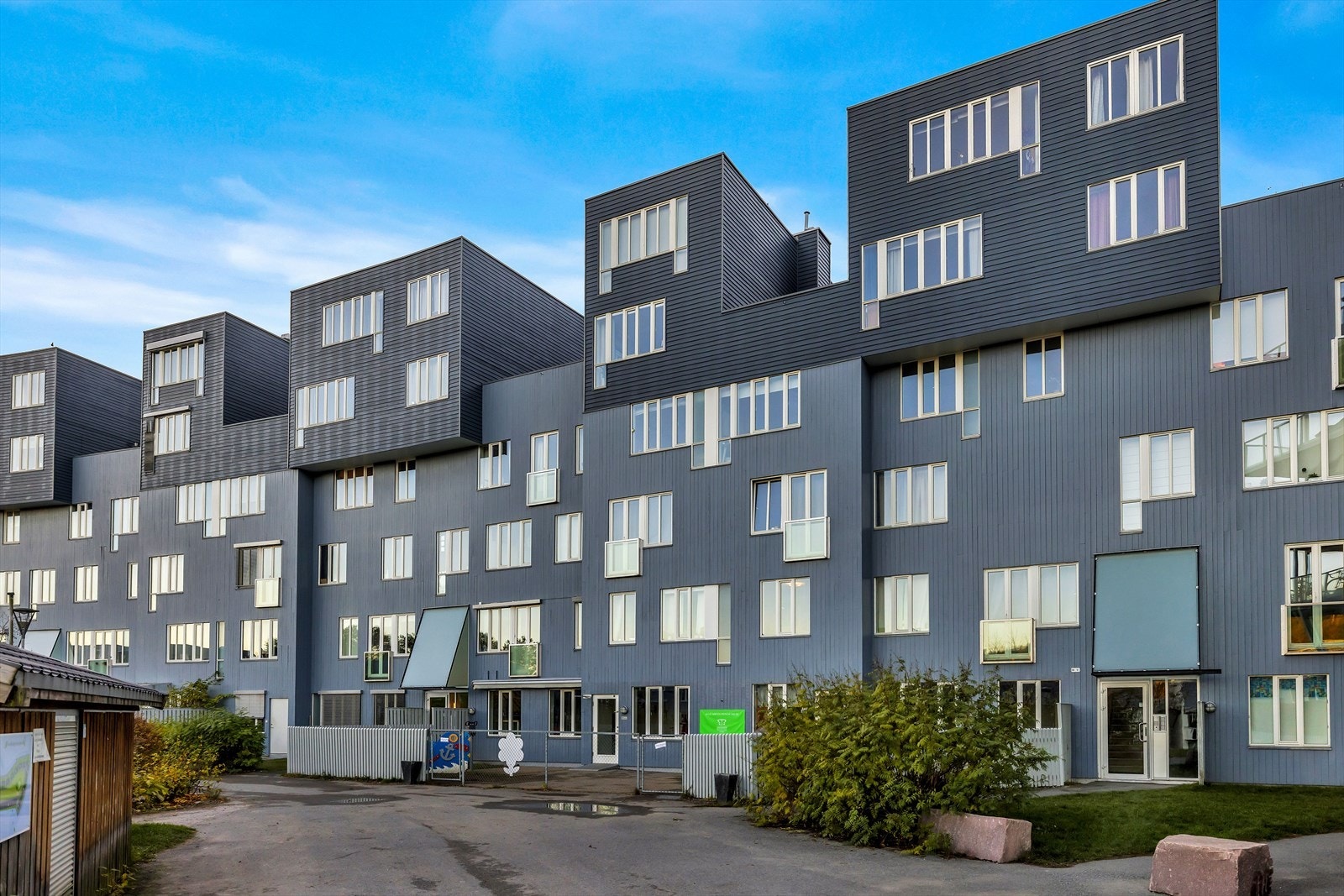Årvollskogen Barnehage holder til i Årvollskogens første byggetrinn. Galleribilde