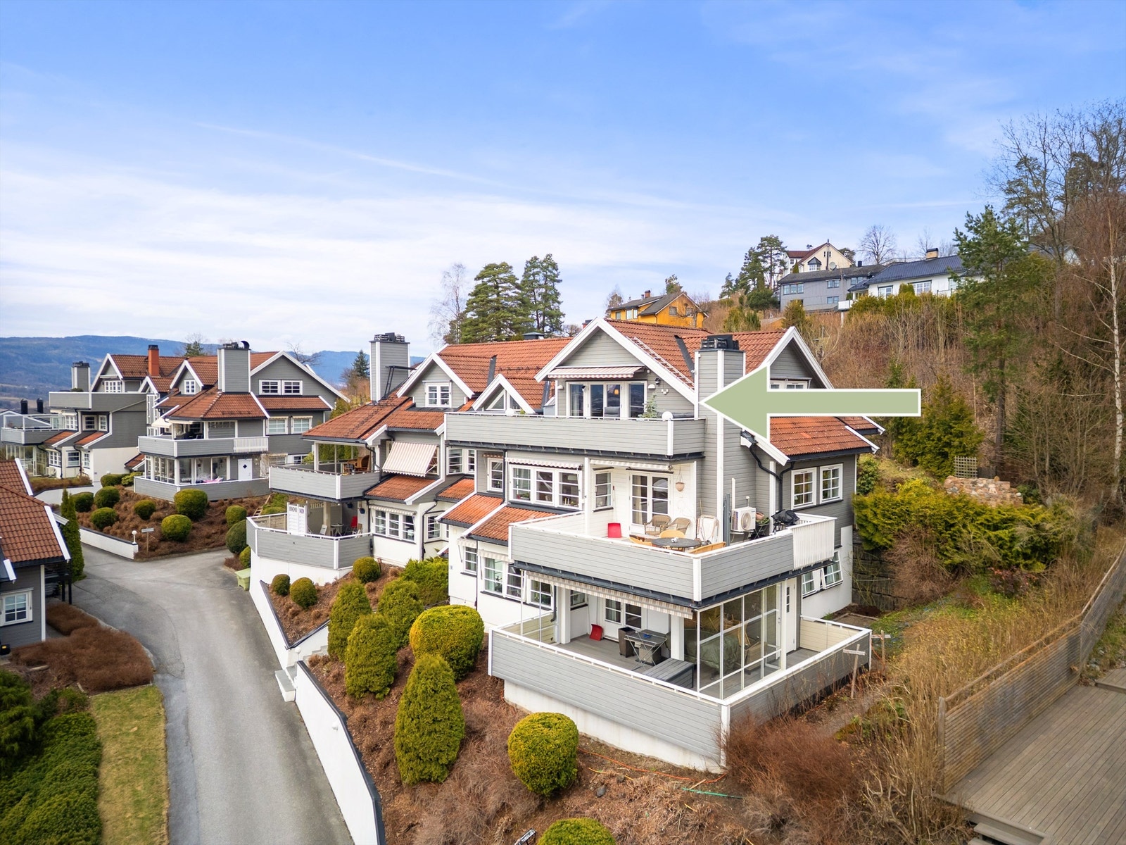 Terrasseleiligheten ligger i et veletablert boligområde på Reistad. Galleribilde