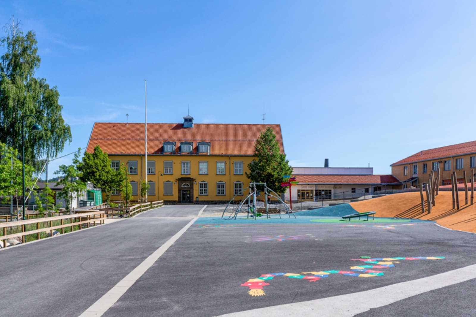Boligen sogner til populære Jar barneskole Galleribilde