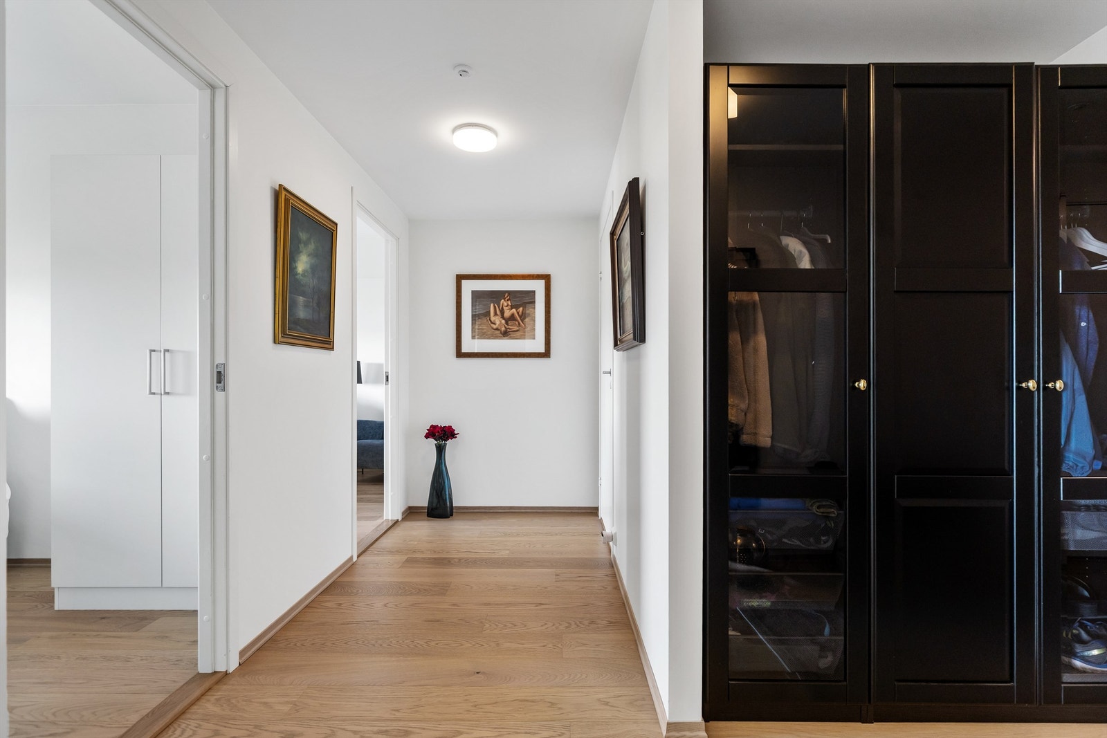 Leiligheten har en klar og funksjonell soneinndeling. Galleribilde