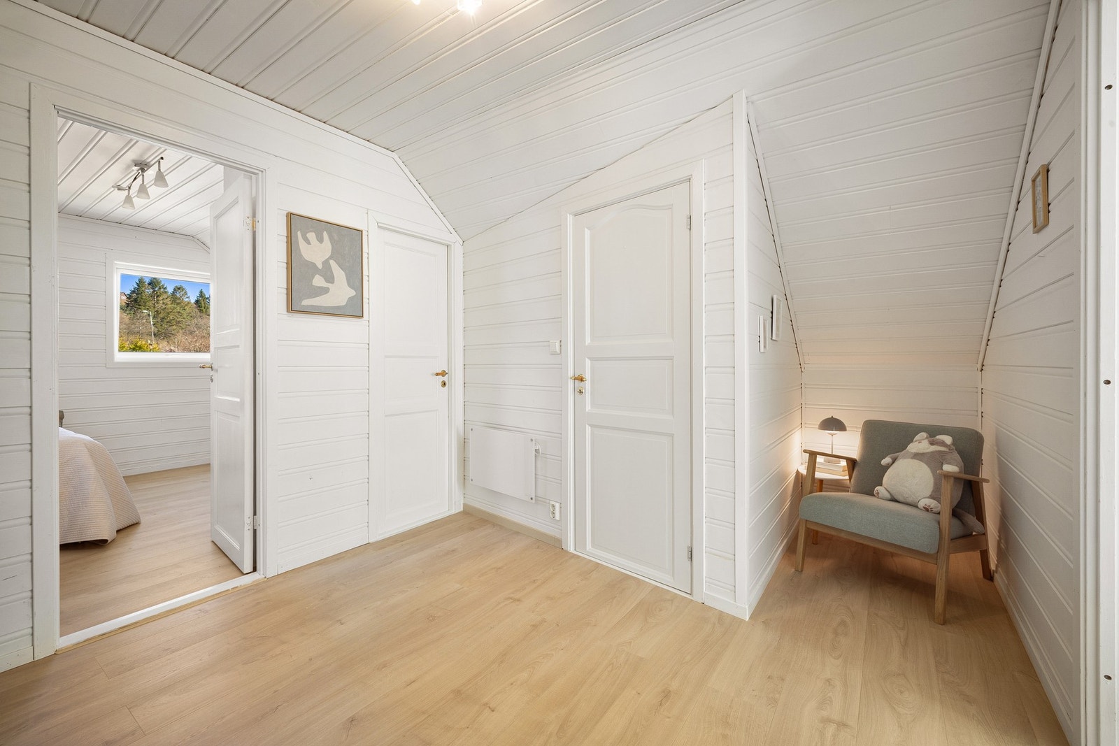Her er døren inn til soverom 1, boden og toalettrommet. Galleribilde