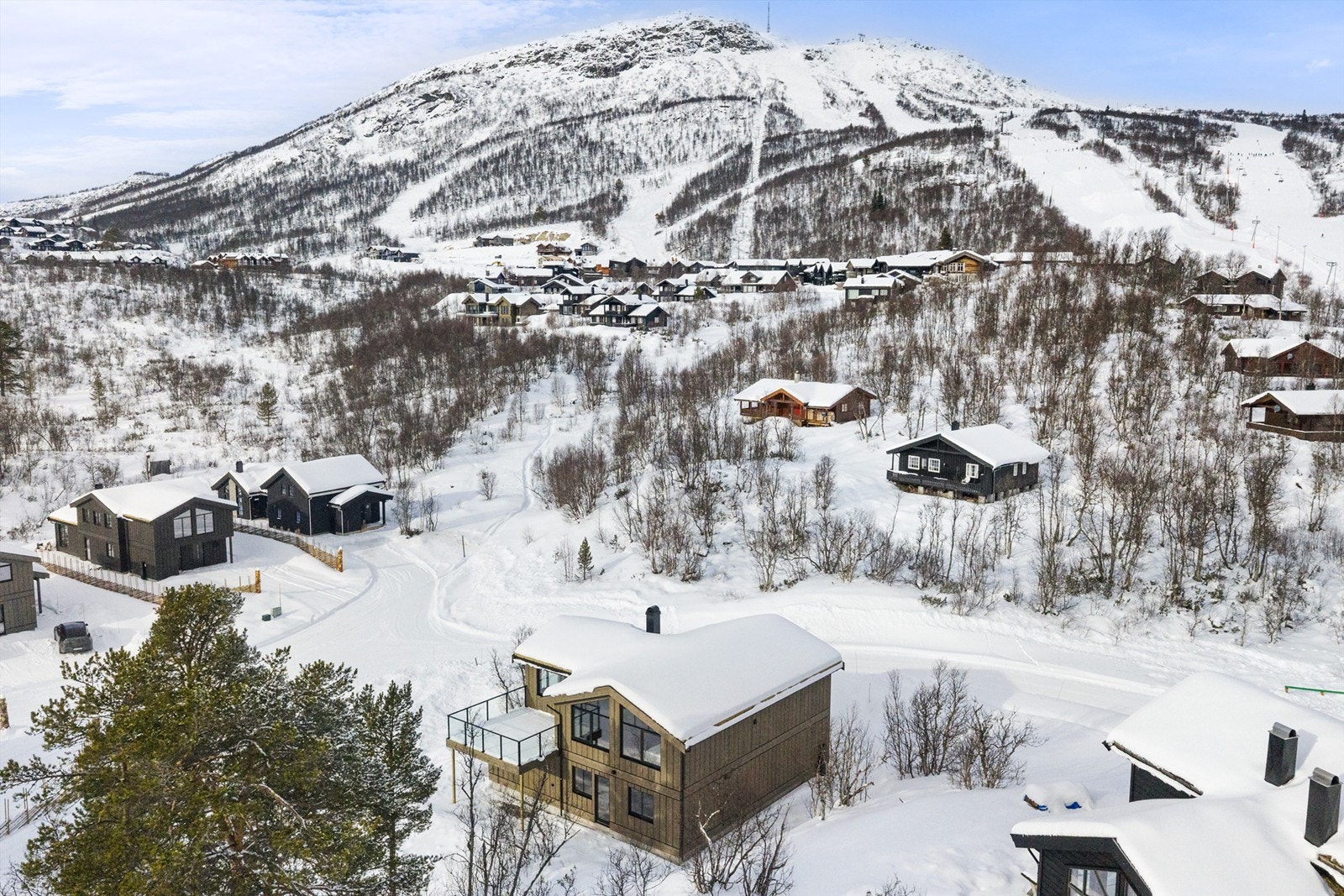- Velkommen til Dyregrenda Sør 48 - Rett ved alpinanlegget men med tilbaketrukken beliggenhet. Galleribilde