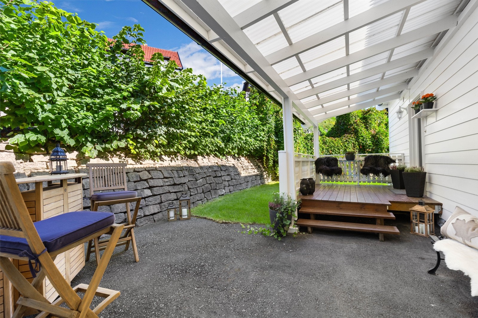 Overbygget inngangsparti. Galleribilde