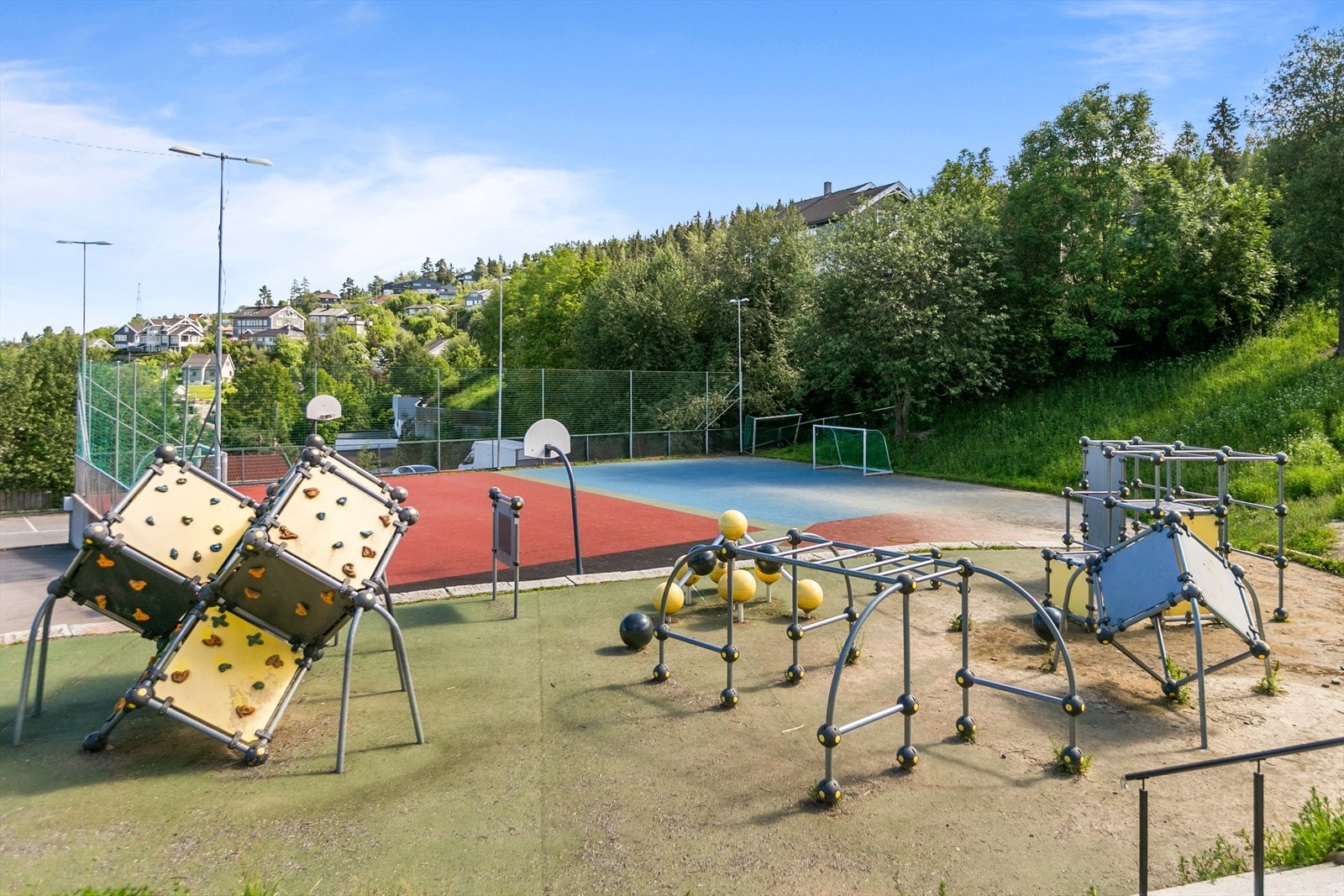 Lekeplassen ved Rud skole. Galleribilde