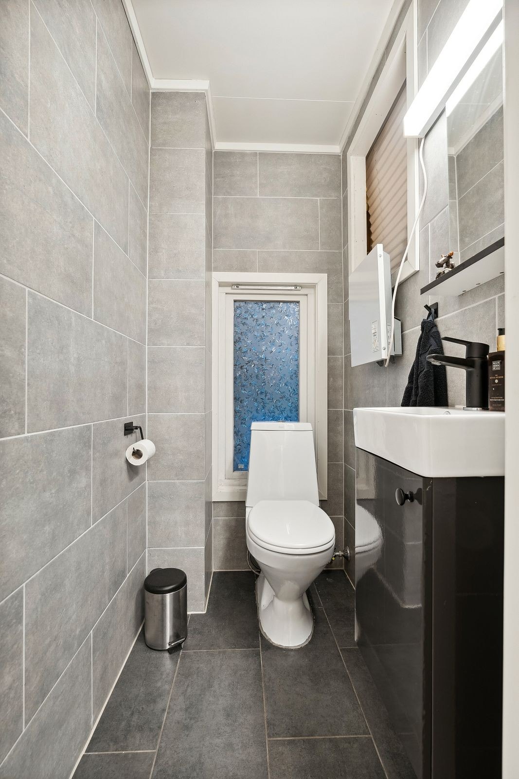 WC- rom med adkomst fra entrè Galleribilde