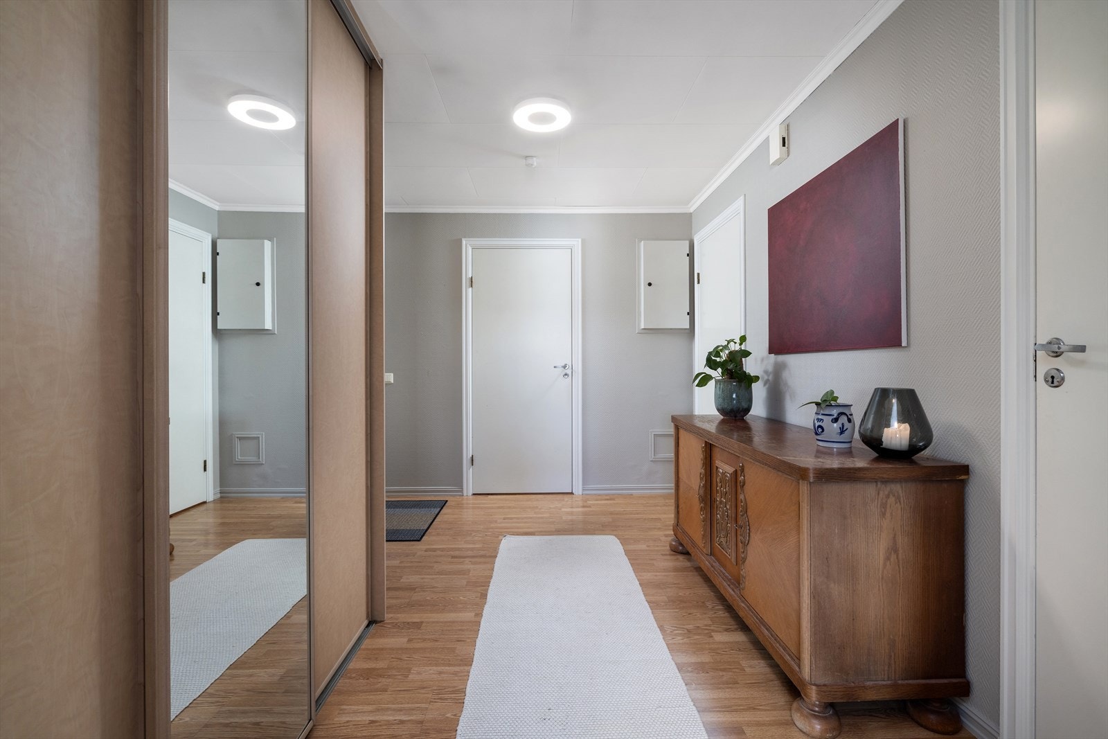 I tillegg til loft og utebod, er det en praktisk innvendig bod med sentralstøvsuger. Galleribilde