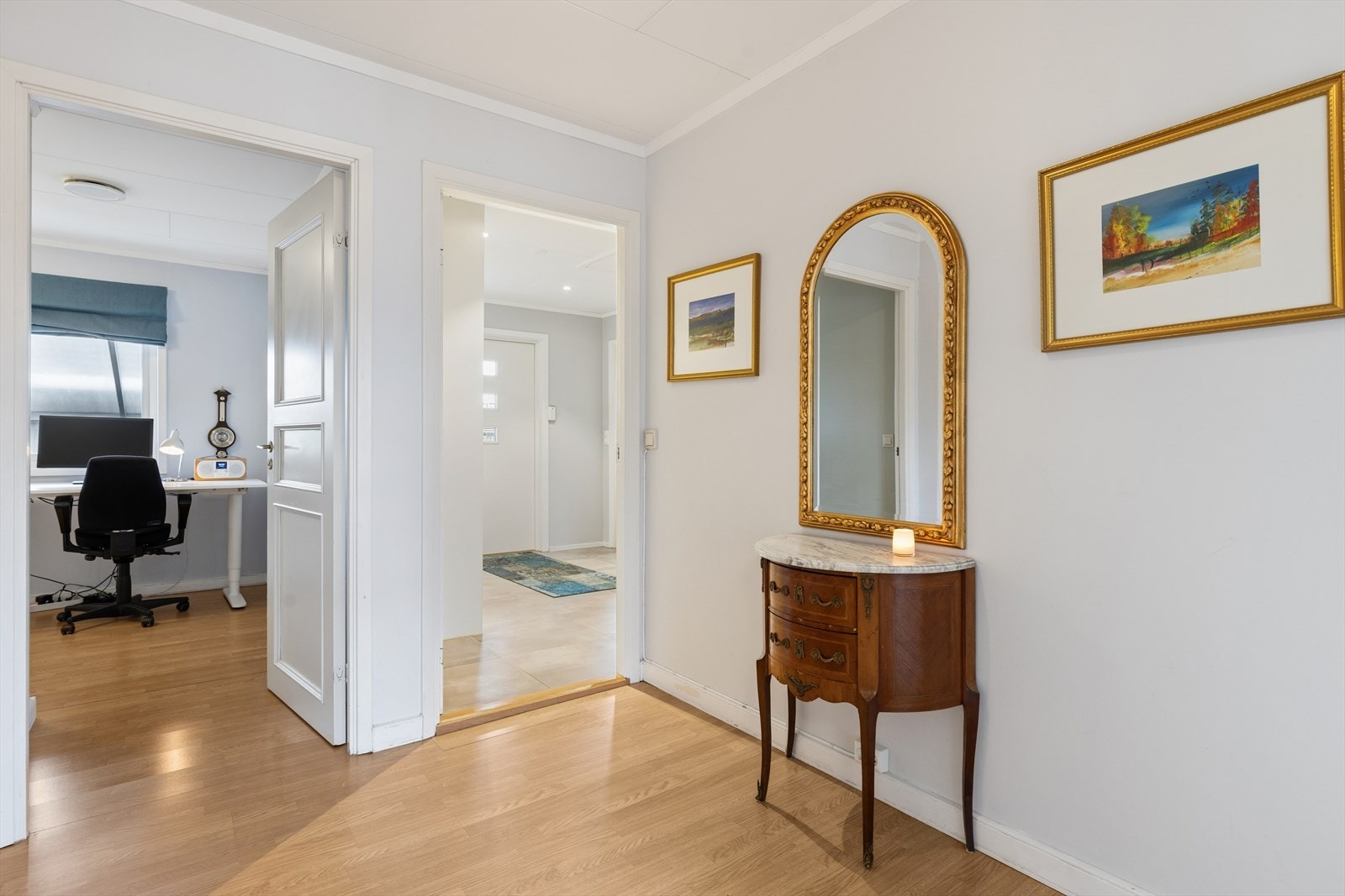 Gang tilknyttet soverommene og badet Galleribilde