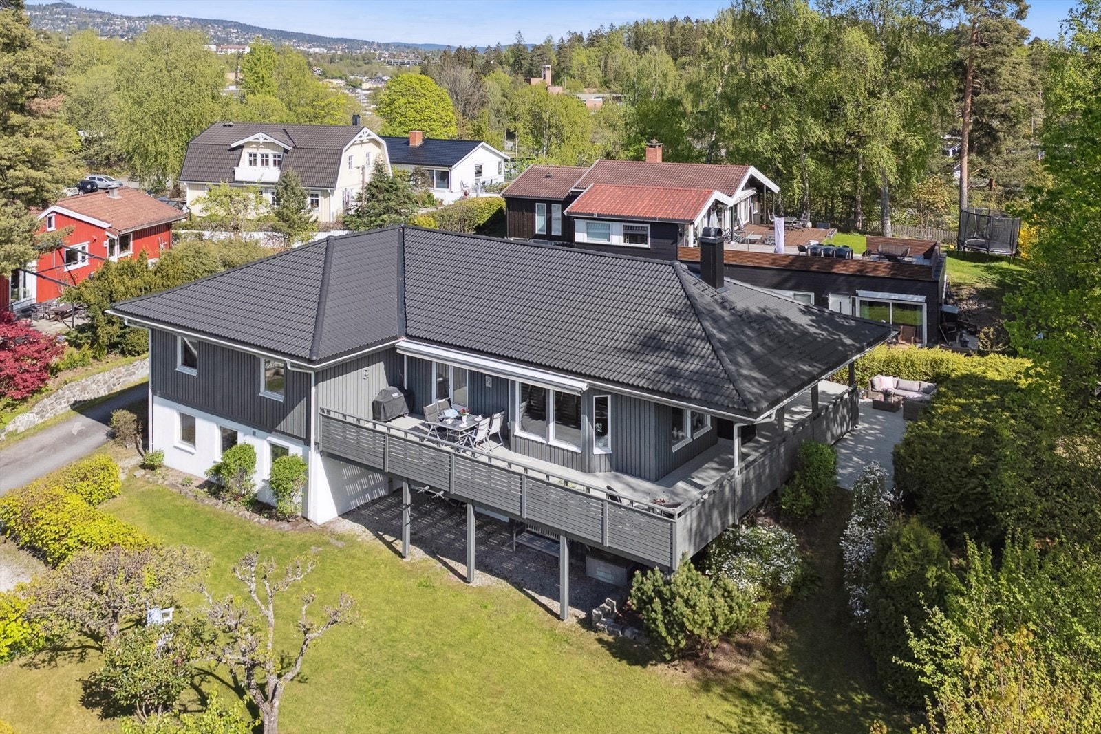 Solrikt og barnevennlig Galleribilde
