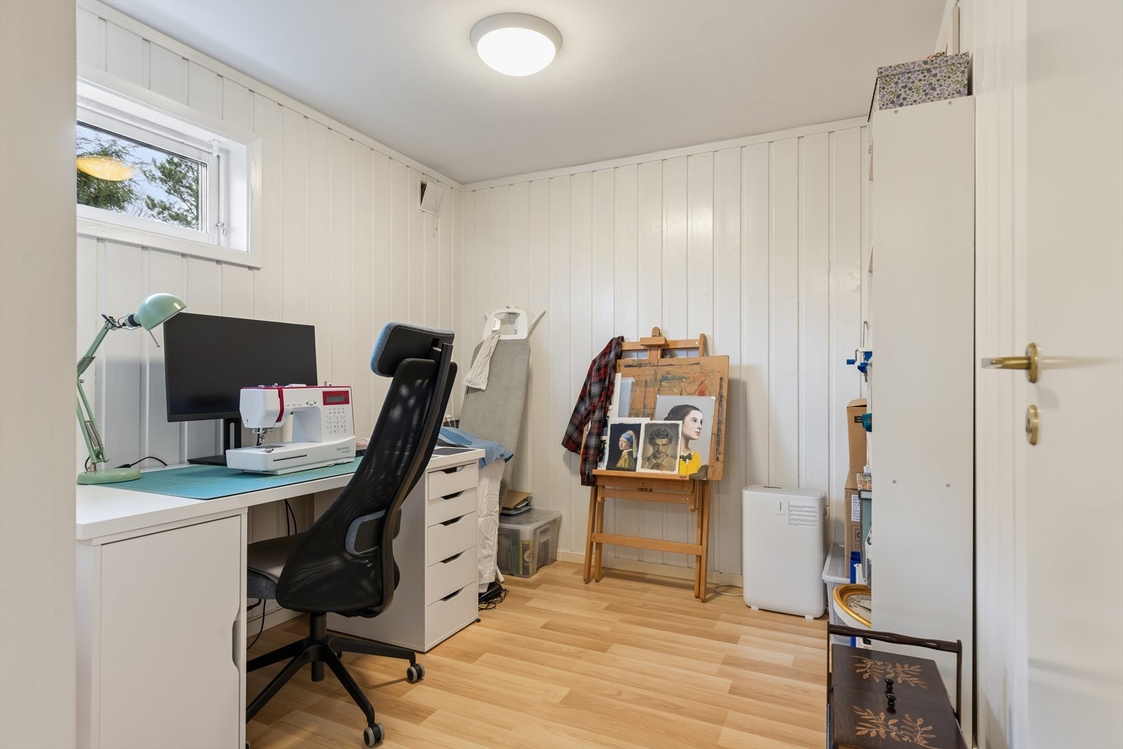 Bod innredet som kontor i utleileilighet/sokkelleilighet Galleribilde