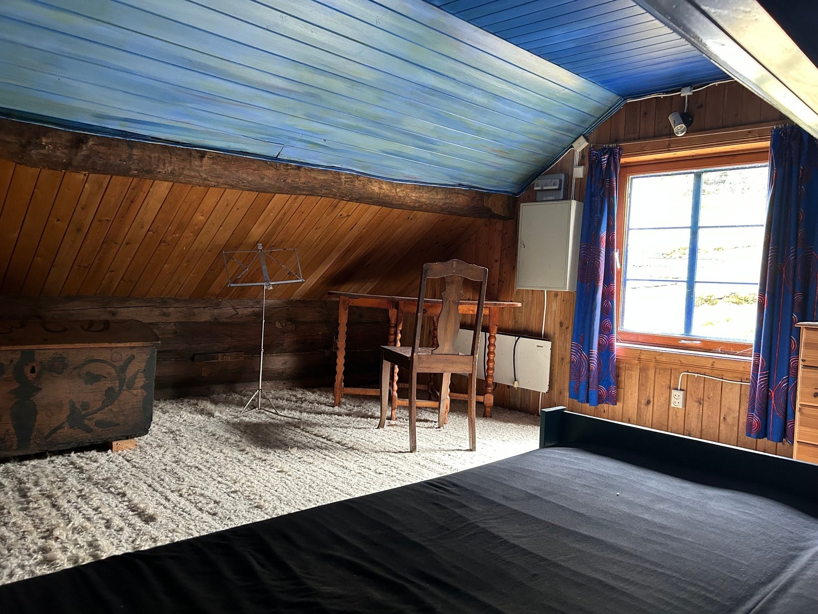 To soverom med 3-4 sengeplasser
En av dem til barn Galleribilde