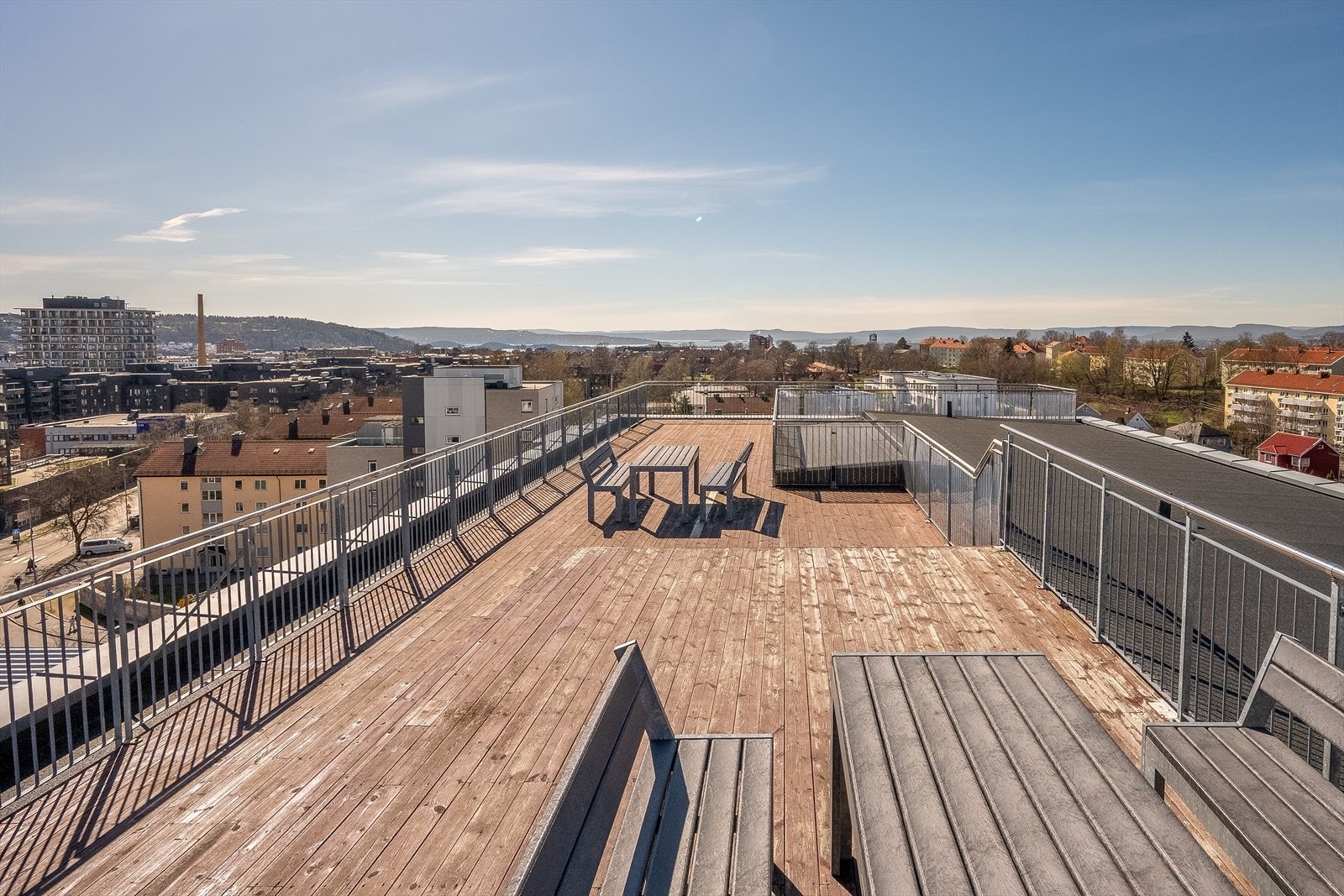 Felles takterrasse med flott utsikt og suverene solforhold Galleribilde