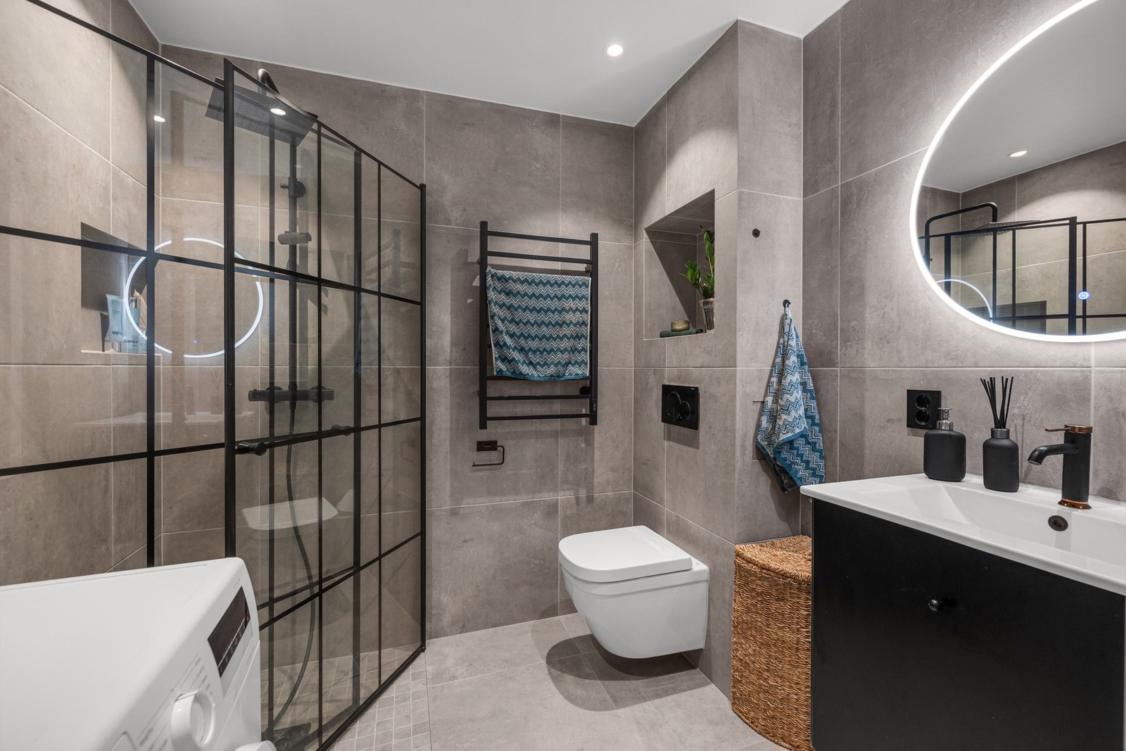 Hvem kan ikke elske dette delikate badet? Badet ble pusset opp i 2020. Galleribilde