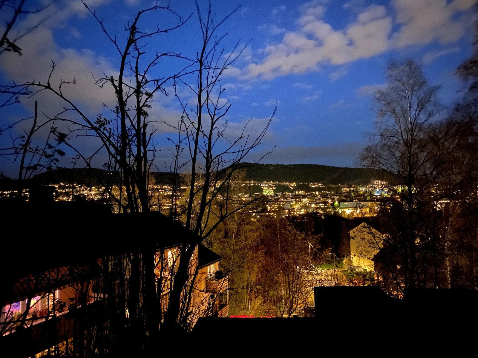 Kveldsstemning, bildet er tatt av Eiendomsmegler som selv bor i borettslaget Galleribilde