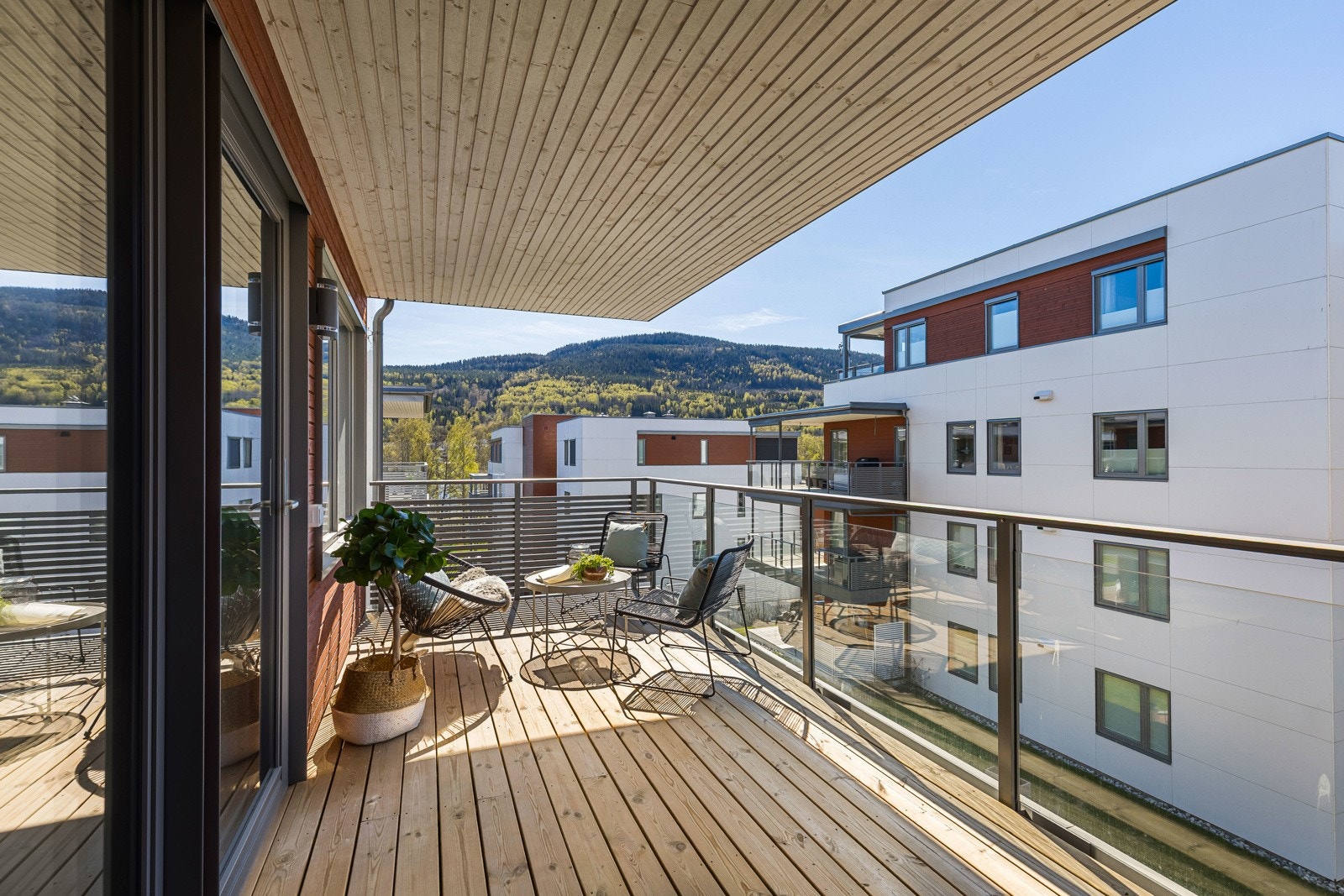 Romslig overbygget balkong Galleribilde