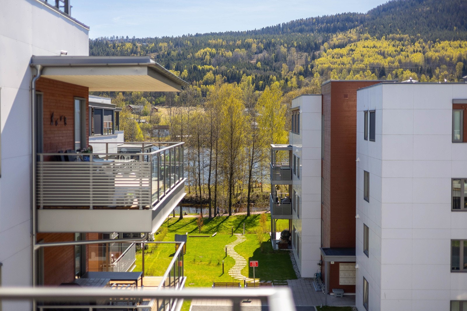 Glimt av Pålsøya og elva Galleribilde