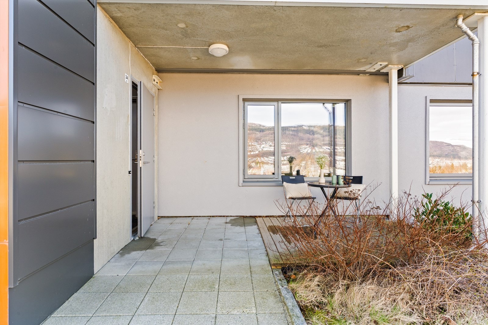 Her er det plass til en liten sittegruppe Galleribilde