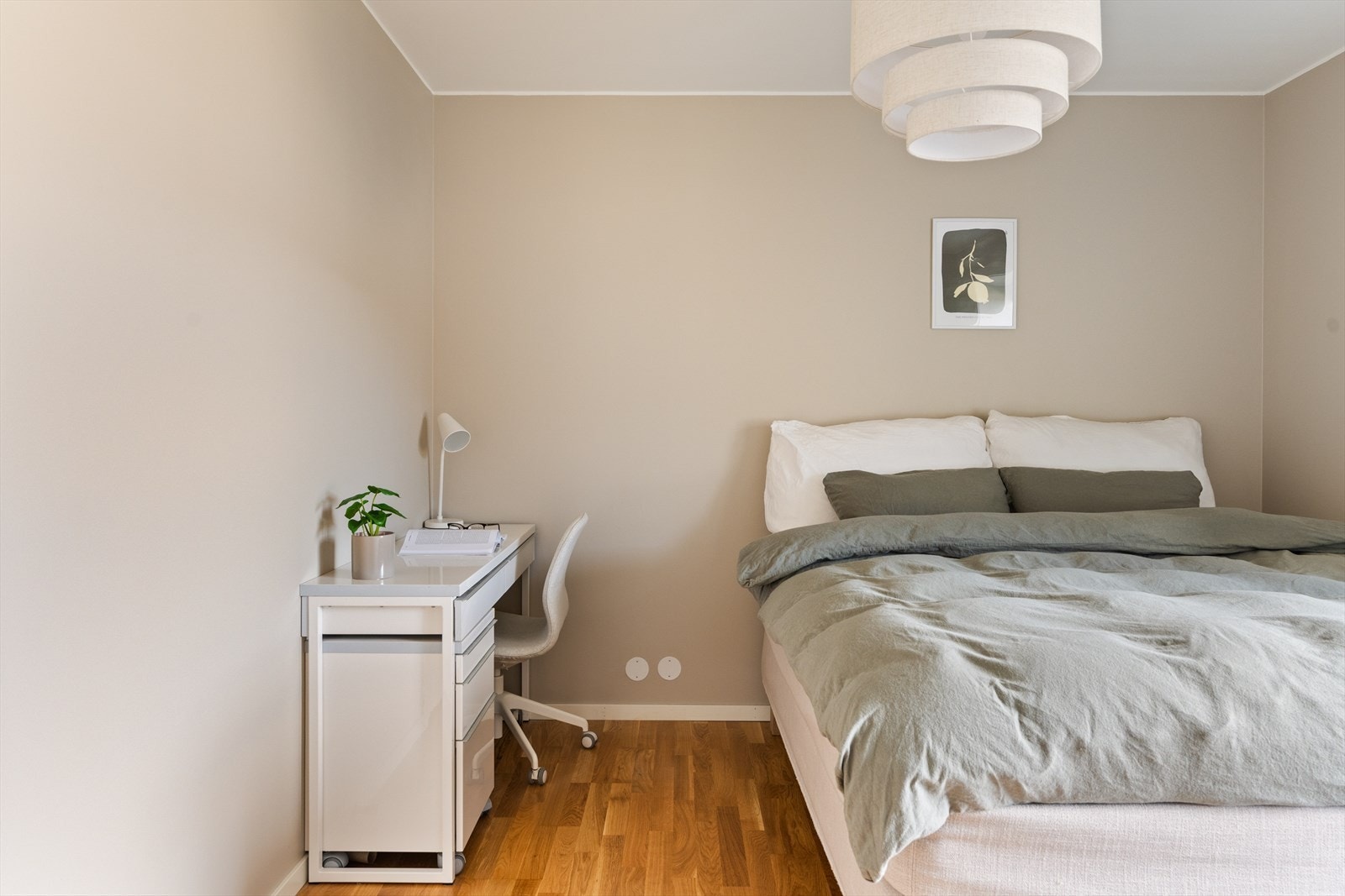 Soverommene er romslig og måler hhv. 12,3 m² og 8,1 m² Galleribilde