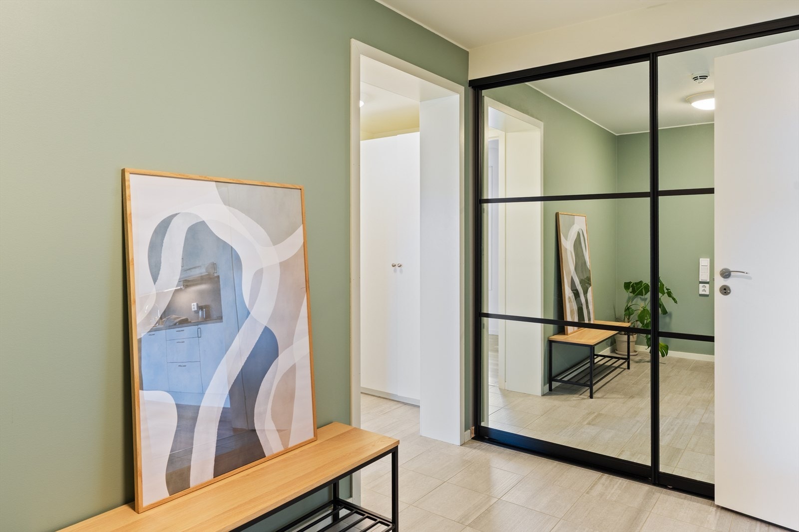 Garderobeskap for oppbevaring Galleribilde
