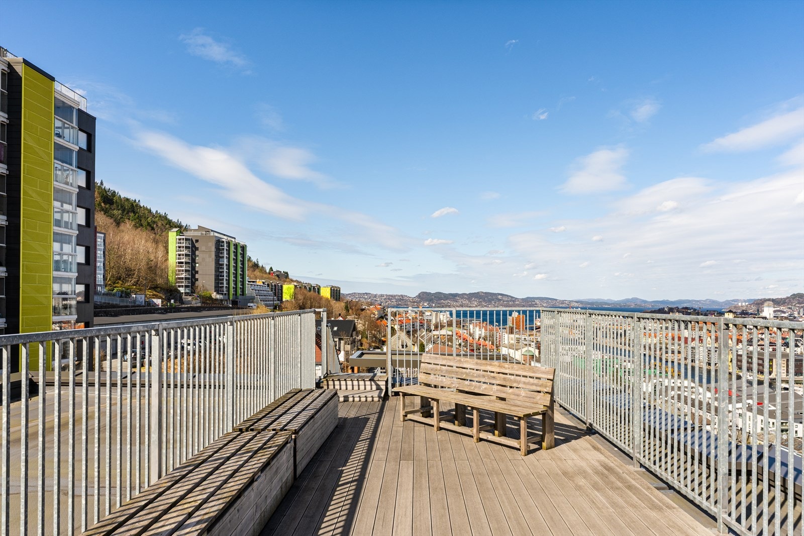 Borettslaget har i tillegg en felles takterrasse som beboerne kan benytte Galleribilde