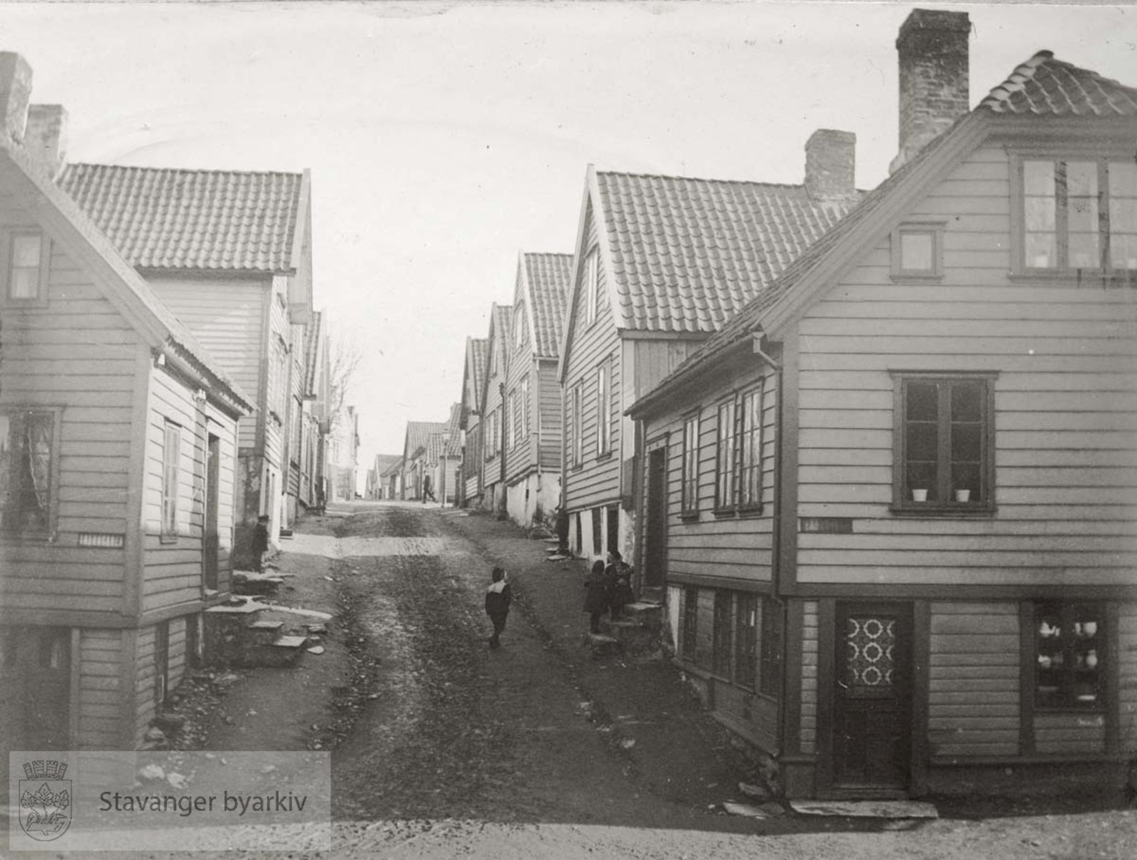 Risbakken sett fra Tårngata, ca 1900 til 1910. Bilde hentet fra Stavanger byarkiv. Galleribilde