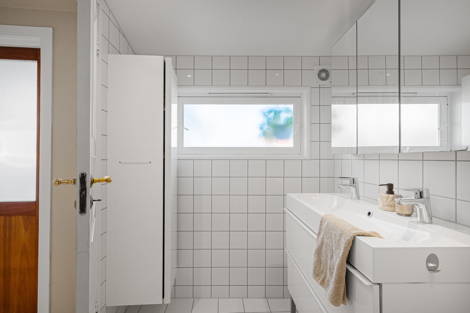 Downlights i tak gir behagelig belysning. Galleribilde
