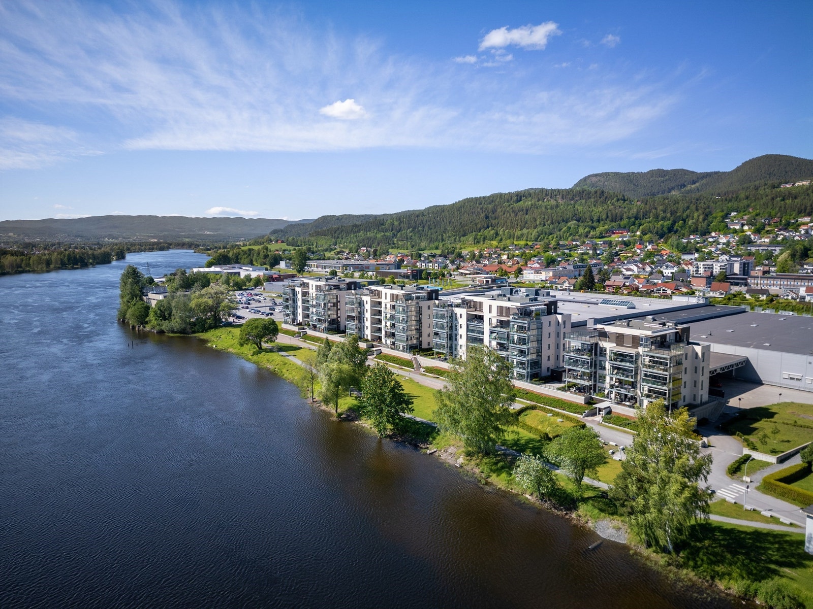 Ca. 10 min å gå til flotte turmuligheter langs Drammenselva Galleribilde
