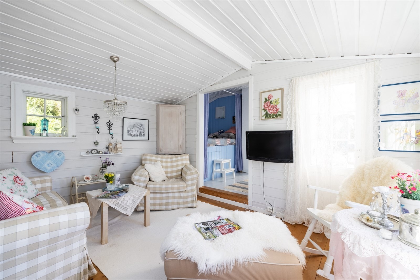 Stue med lun atmosfære. Galleribilde