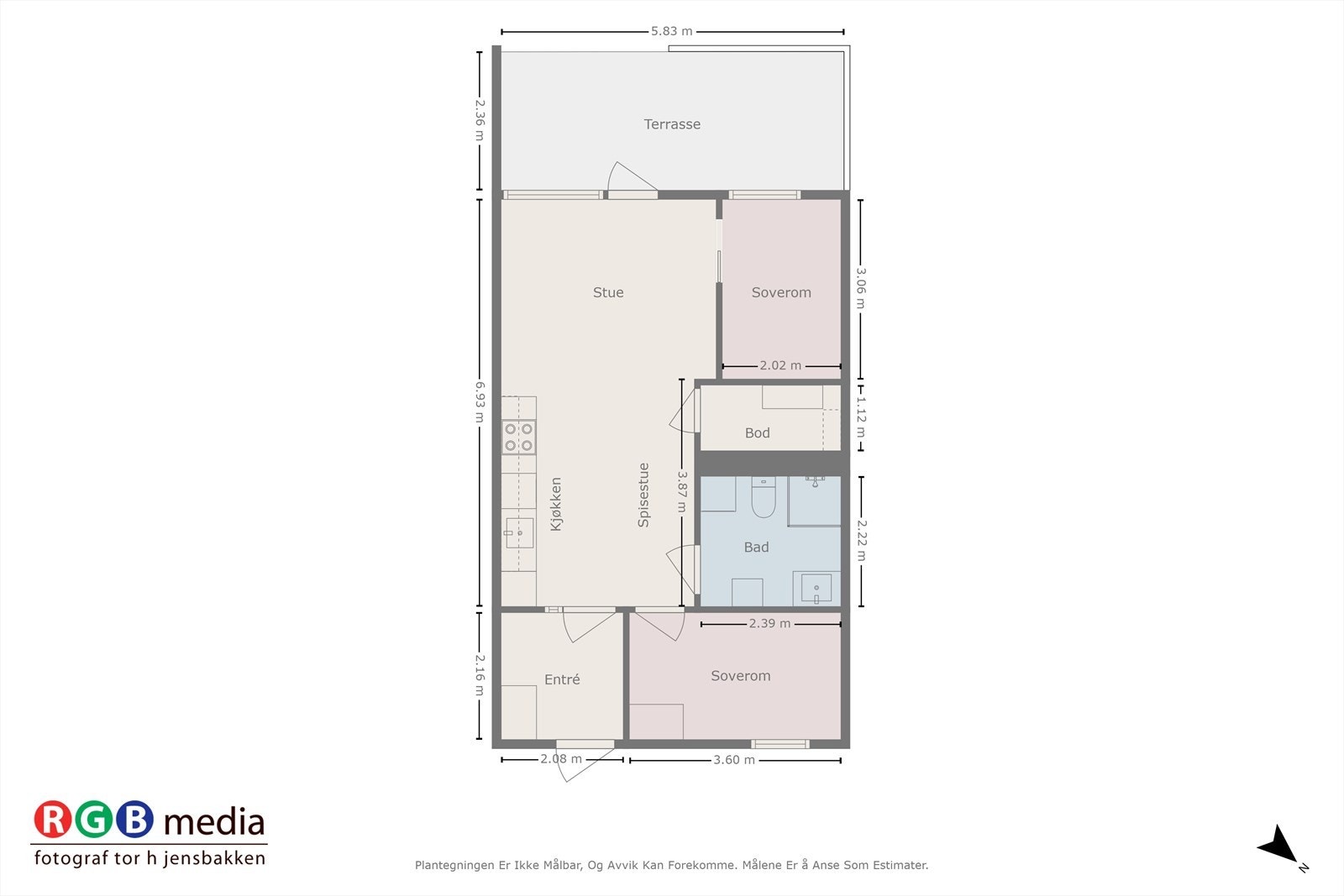 Leiligheten har en effektiv planløsning på 57 m² som omfatter entré, to soverom, bad, en innvendig bod og åpen stue- og kjøkkenløsning. Galleribilde