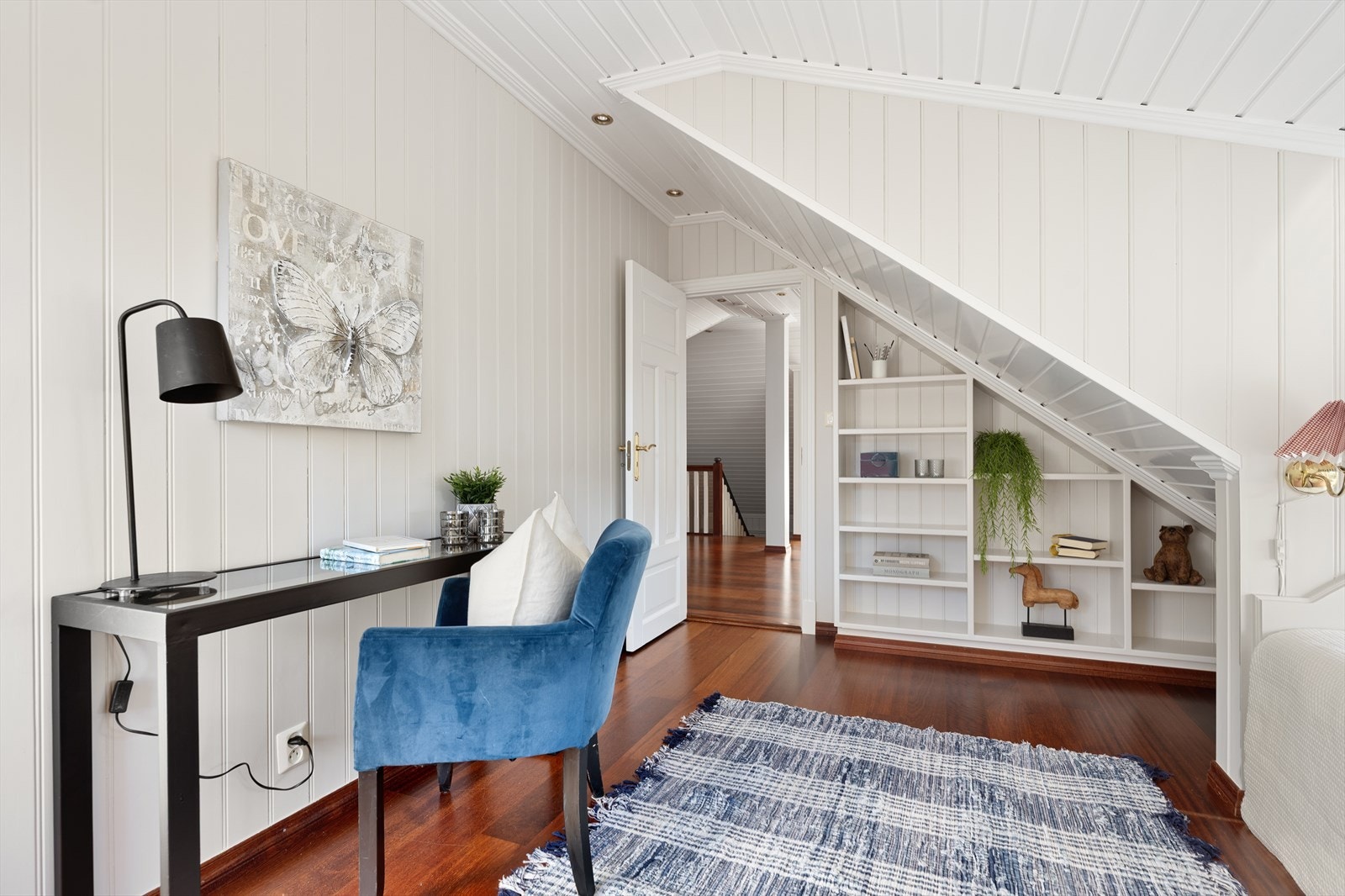 Her er det plass til skrivebord og tilhørende møblement. Galleribilde