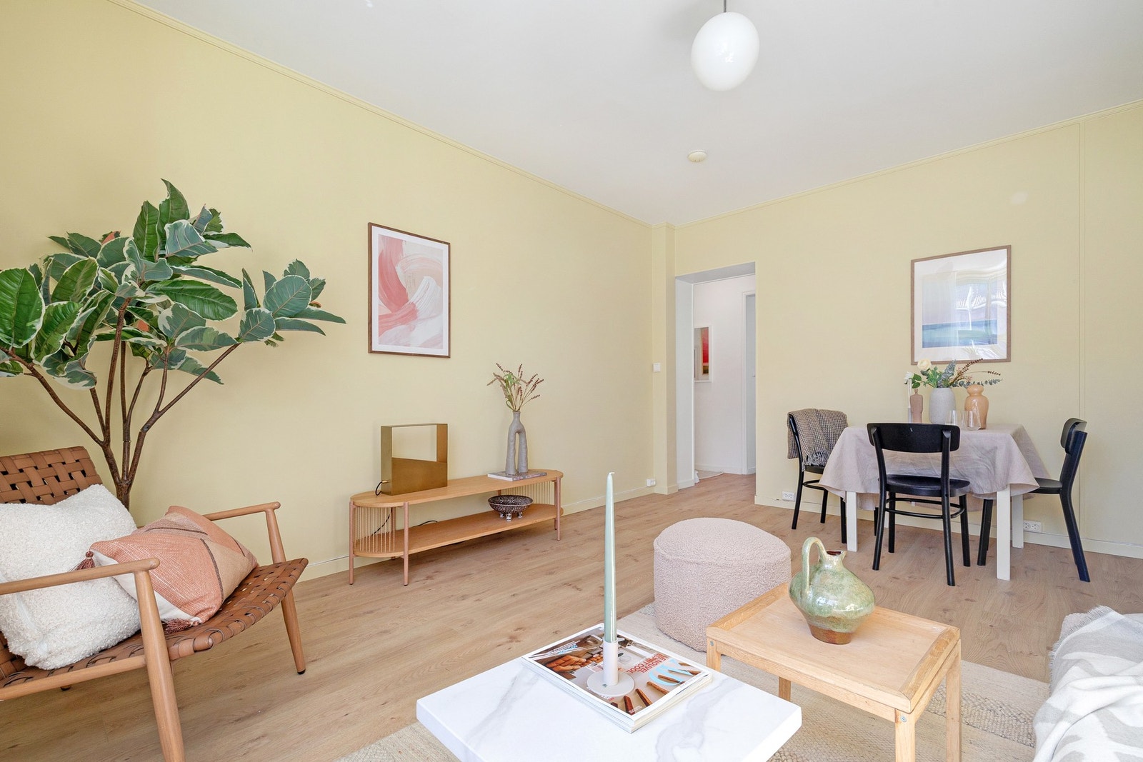 God plass til til spisebord. Galleribilde