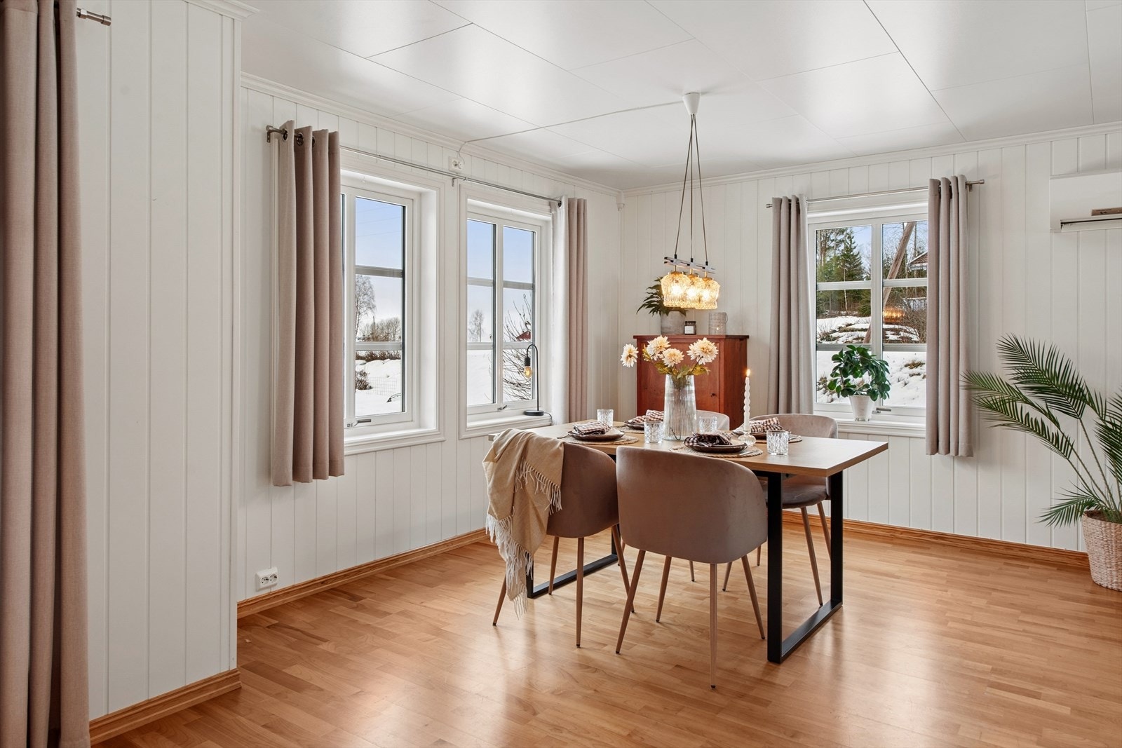 Her kan venner og familie samles rundt bordet for å nyte et bedre måltid sammen. Galleribilde