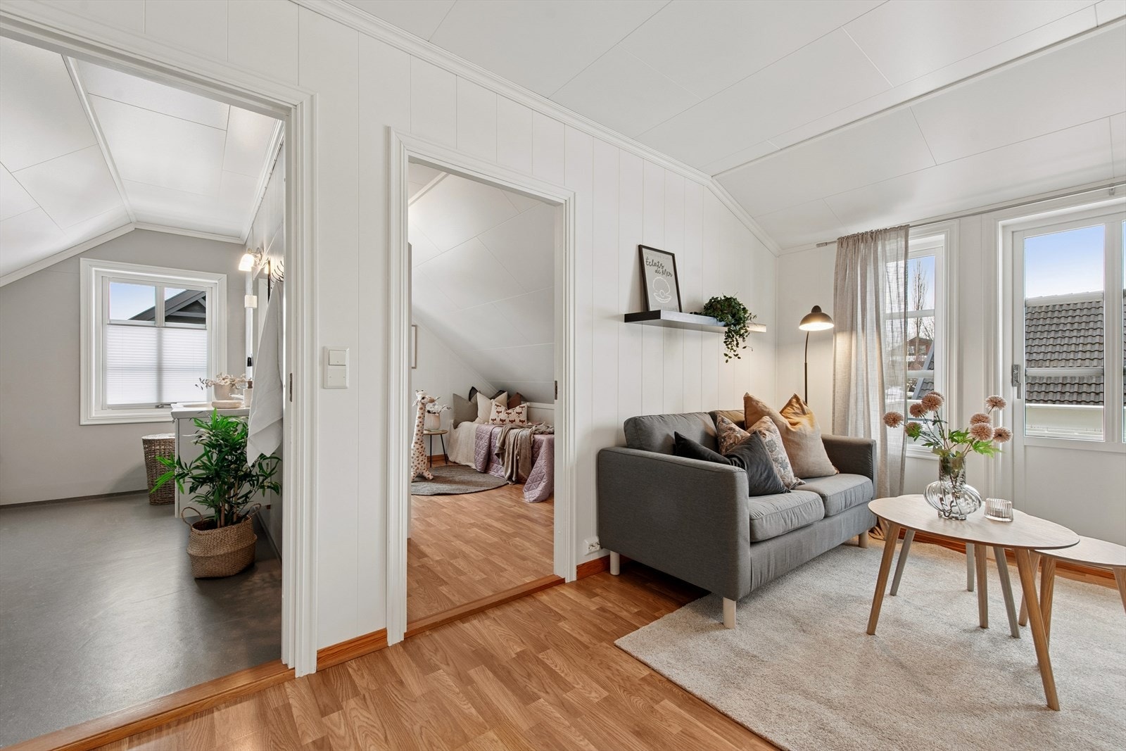 Fra stuen i andre etasje er det utgang til en balkong på ca. 5 m². Galleribilde