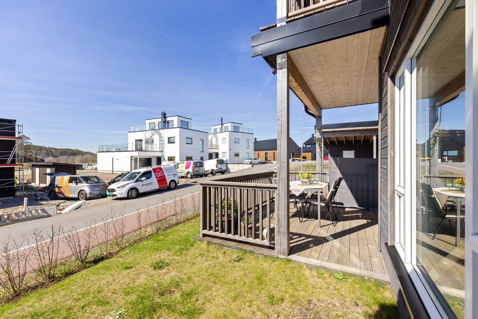 På terrassen har du god plass til å møblere etter eget ønske. Galleribilde