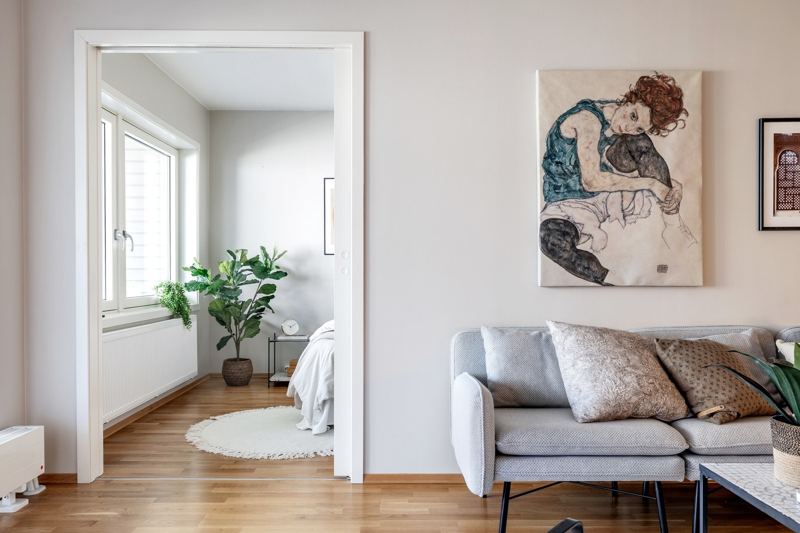 Fra stuen er det inngang til hovedsoverommet. Galleribilde