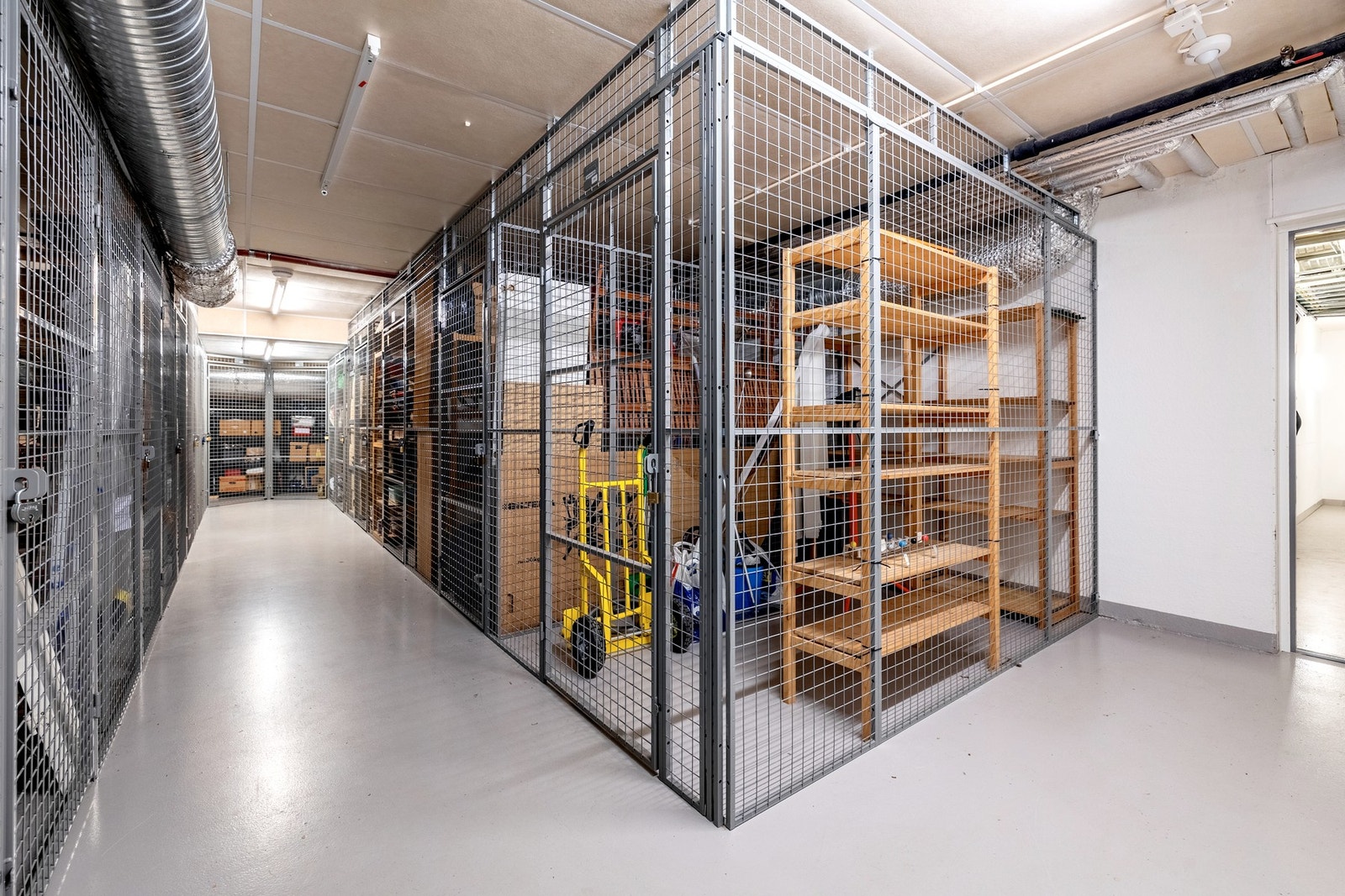 God ekstra lagringsplass i kjeller bod på ca. 5 kvm. Galleribilde