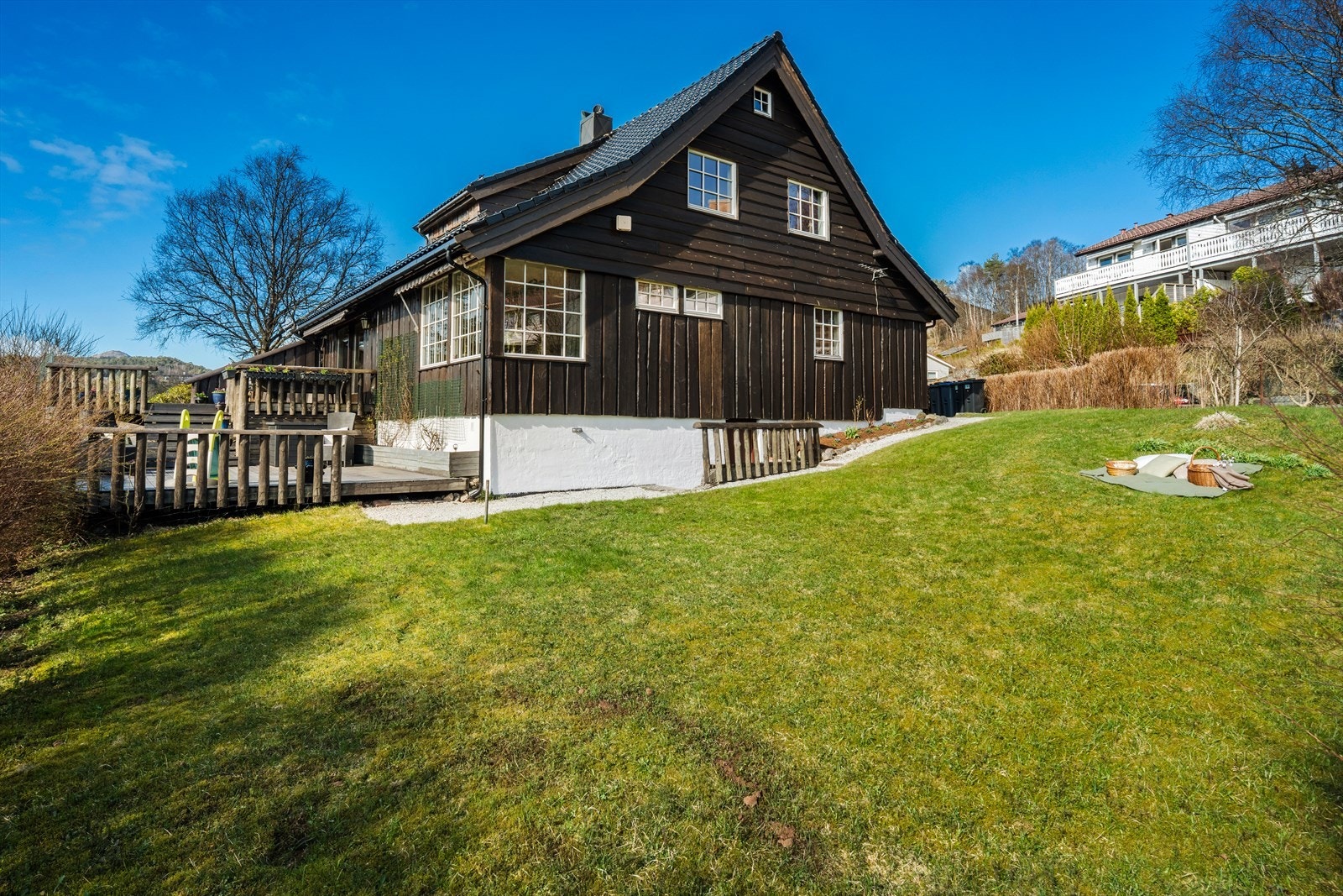 Hagen gir rikelig med boltreplass for både store og små. Galleribilde