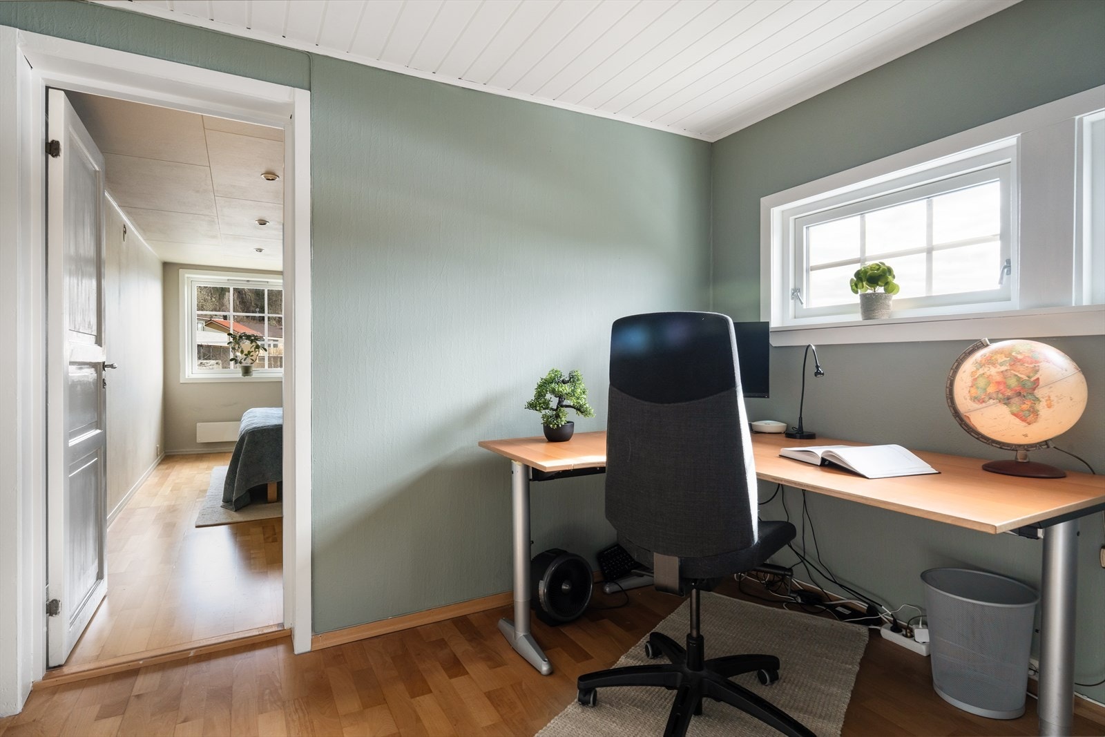 I tilknytning til dette soverommet har boligen også et kontor. Galleribilde